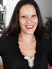 Busty wife DeSire Delgato spreads her older pussy