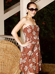 Cute Fiona Fillmore showing off her tidy mature pussy