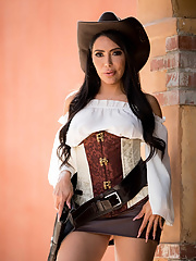 Kinky mature woman Lela Star fucked in the prison cell