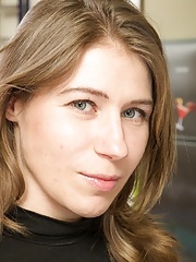 Loredana and her man share hot living room sex