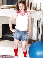 Molly Golly gets naked with her palate ball