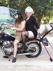 Pornstar Grandma Kelly Leigh In a Walker Posing Outdoors