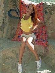 Scarlett Nika strips naked outdoors to enjoy sun