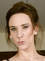 Hot Brunette Mom Alora Jaymes With Tight Ass Poses In Lingerie In Solo Action