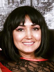 Skinny Mature Sakyra Masturbating After Stripping Naked