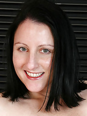 Sensual Milf Teasing And Spreading Her Juicy Pussy