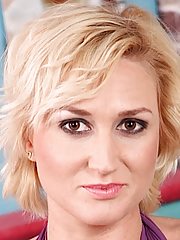 Seductive cougar Lenny toying her older pussy.