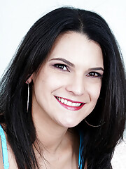 Mommy Mio Moore With Dark Hair Takes A Black Dildo To Play